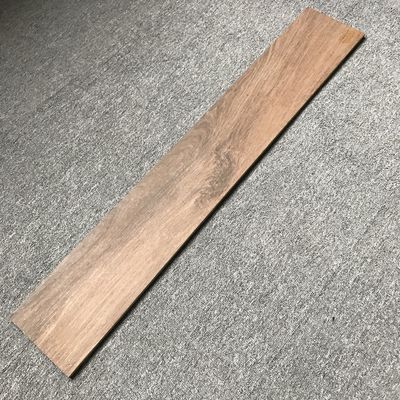 木粒モザイクポルセランタイル 20x120 インテリアタイルのための現代/古典的なスタイル