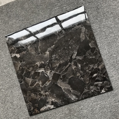 黒と白の大理石セラミックキッチンタイル 60 x 60 デザインのガラスのタイル